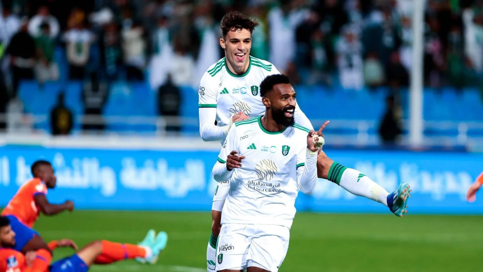 Gar&ccedil;om, Saint-Maximin comanda primeiro tempo fulminante e Al-Ahli faz 4 a 0 no Al-Fayha