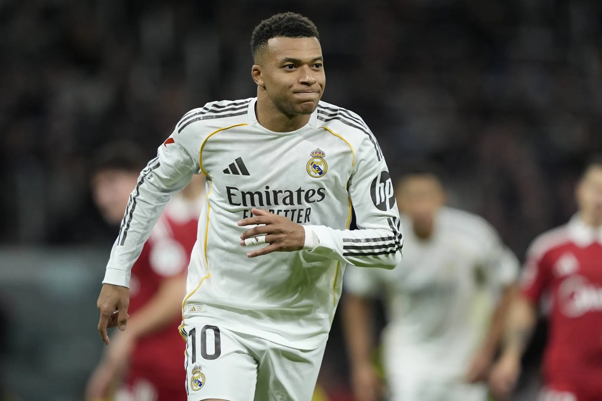 Por que o Real Madrid n&atilde;o descarta Mbapp&eacute; na Supercopa apesar de les&atilde;o