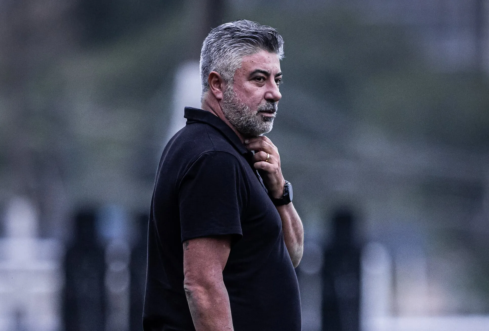 N&atilde;o apenas em campo: vencer o Botafogo &eacute; essencial para o Santos trazer refor&ccedil;os