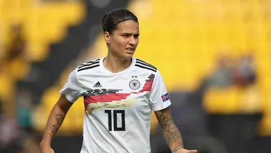 Marozs&aacute;n anuncia aposentadoria da sele&ccedil;&atilde;o alem&atilde; quatro meses antes da Copa e far&aacute; despedida contra o Brasil