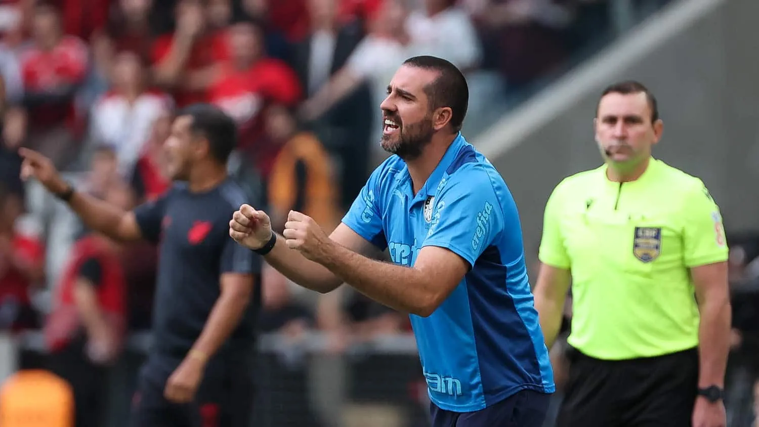 Discurso &ldquo;contra tudo e contra todos&rdquo; &eacute; um fetiche do torcedor brasileiro