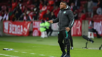 Roger aceita proposta do Internacional e pode se tornar &lsquo;persona non grata&rsquo; nos tr&ecirc;s maiores clubes do RS
