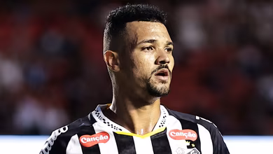 Z&eacute; Ivaldo est&aacute; fora do cl&aacute;ssico, mas torcida do Santos espera que aus&ecirc;ncia se estenda