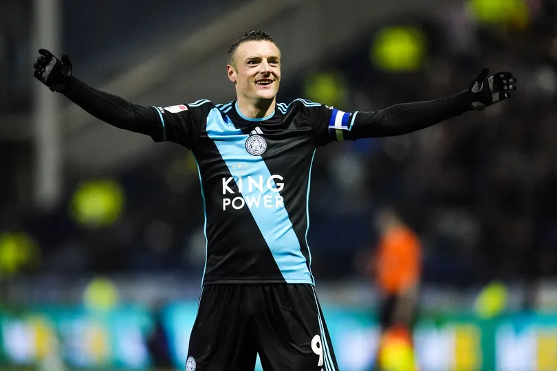Foto: (IconSport) - Jamie Vardy &eacute; a alma do Leicester