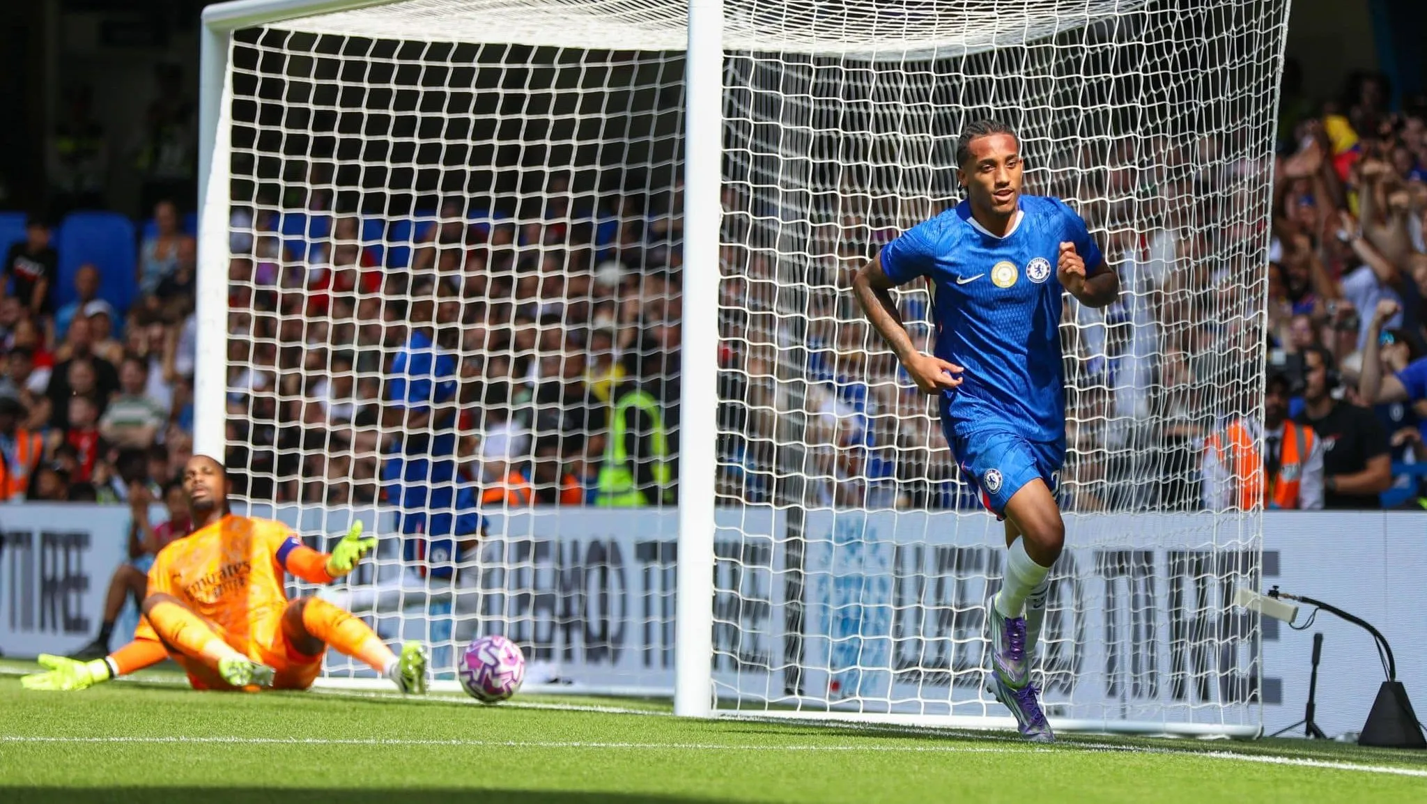&lsquo;Novo Drogba&rsquo;: Jo&atilde;o Pedro enlouquece torcida do Chelsea com in&iacute;cio arrasador