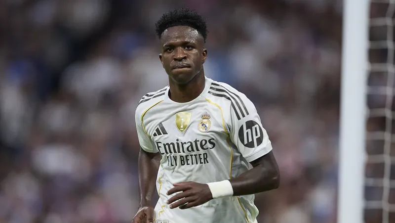 &lsquo;Houve acordo inicial&rsquo;: Vinicius J&uacute;nior quase fechou com Barcelona antes do Real Madrid