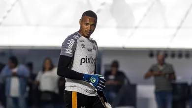 Santos empresta goleiro John ao time de Ronaldo na Espanha