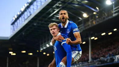 Everton volta a vencer Liverpool em casa ap&oacute;s 14 anos e deixa rival longe do t&iacute;tulo