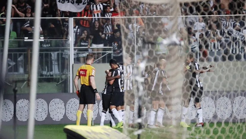 Atl&eacute;tico-PR fechou &oacute;tima campanha com chave de ouro. Mas a vaga ficou com o Galo