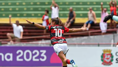 Flamengo supera o Botafogo na final e levanta a ta&ccedil;a da primeira Copinha Feminina da hist&oacute;ria