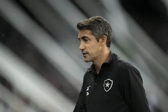 Ex-Botafogo, Bruno Lage veta negocia&ccedil;&atilde;o de jovem argentino com o Santos