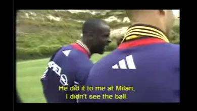 Jogadores da Fran&ccedil;a tentam descobrir como marcar Ronaldo na Copa de 1998 neste v&iacute;deo raro