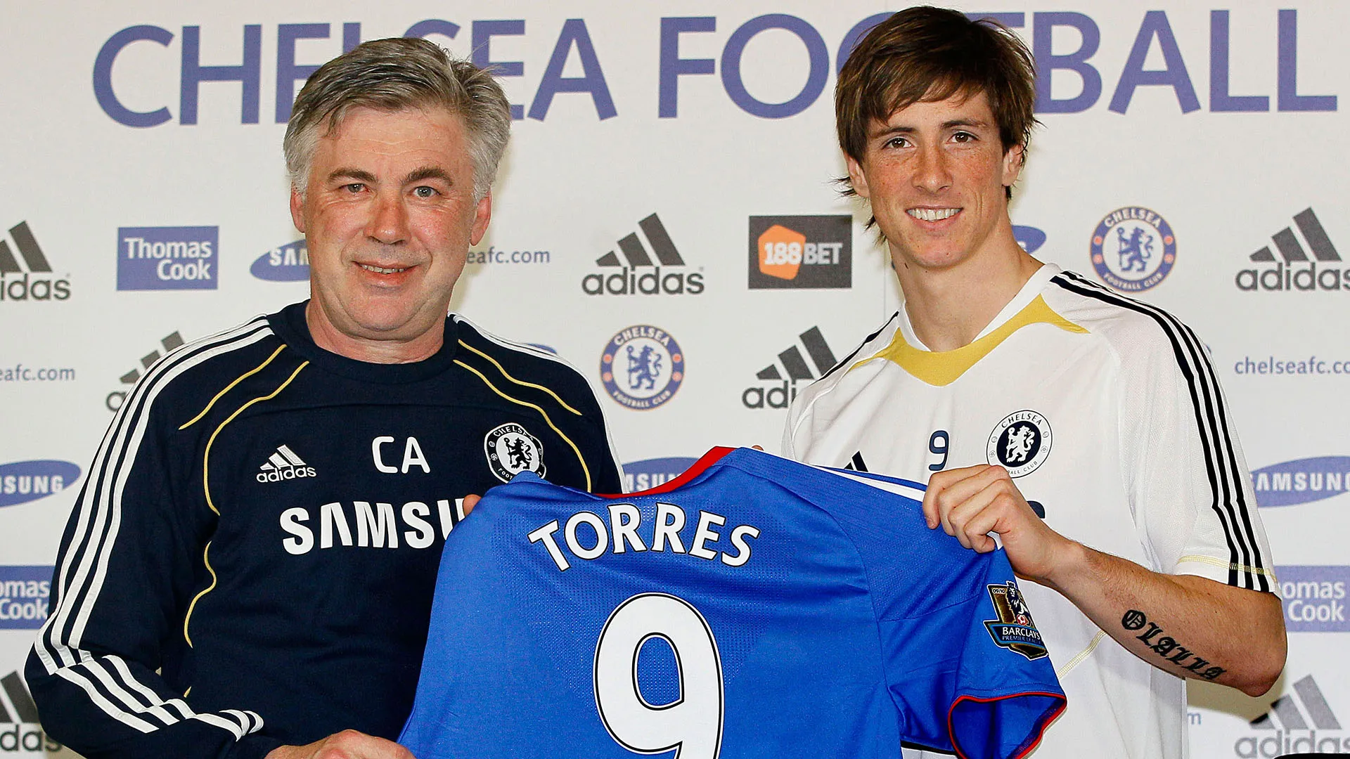 Carragher diz que sabia que Liverpool havia &ldquo;passado a perna&rdquo; no Chelsea ao vender Torres por &pound; 50 milh&otilde;es