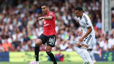 Manchester United &eacute; &lsquo;salvo&rsquo; por Muniz e empata com Fulham em jogo que escancara time previs&iacute;vel