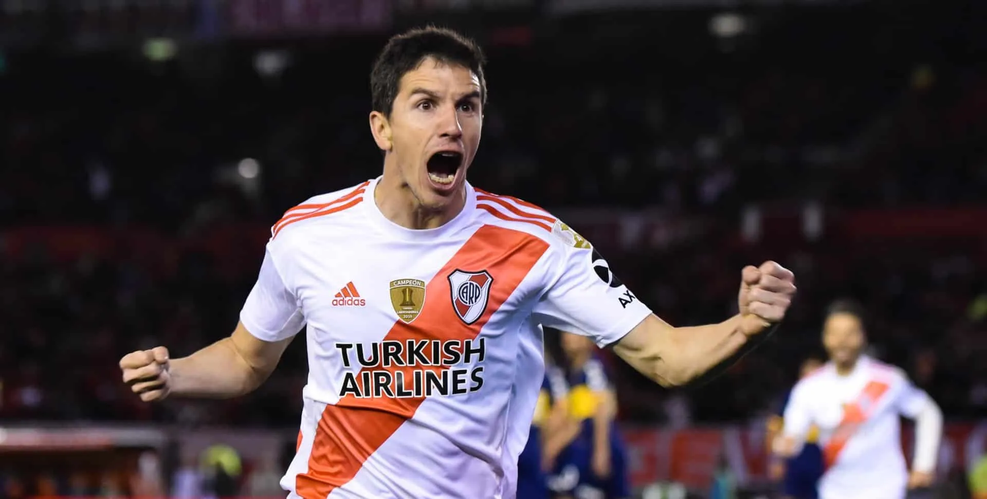 Em dia de River Plate x Atl&eacute;tico Mineiro, vale relembrar a magia que consagrou Nacho Fern&aacute;ndez no Monumental