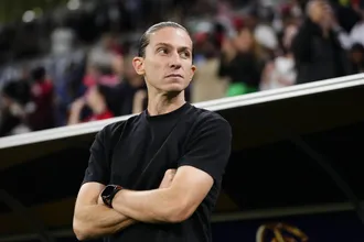Renova&ccedil;&atilde;o de Filipe Lu&iacute;s com Flamengo &eacute; passo natural rumo a sonho de trabalhar na Europa