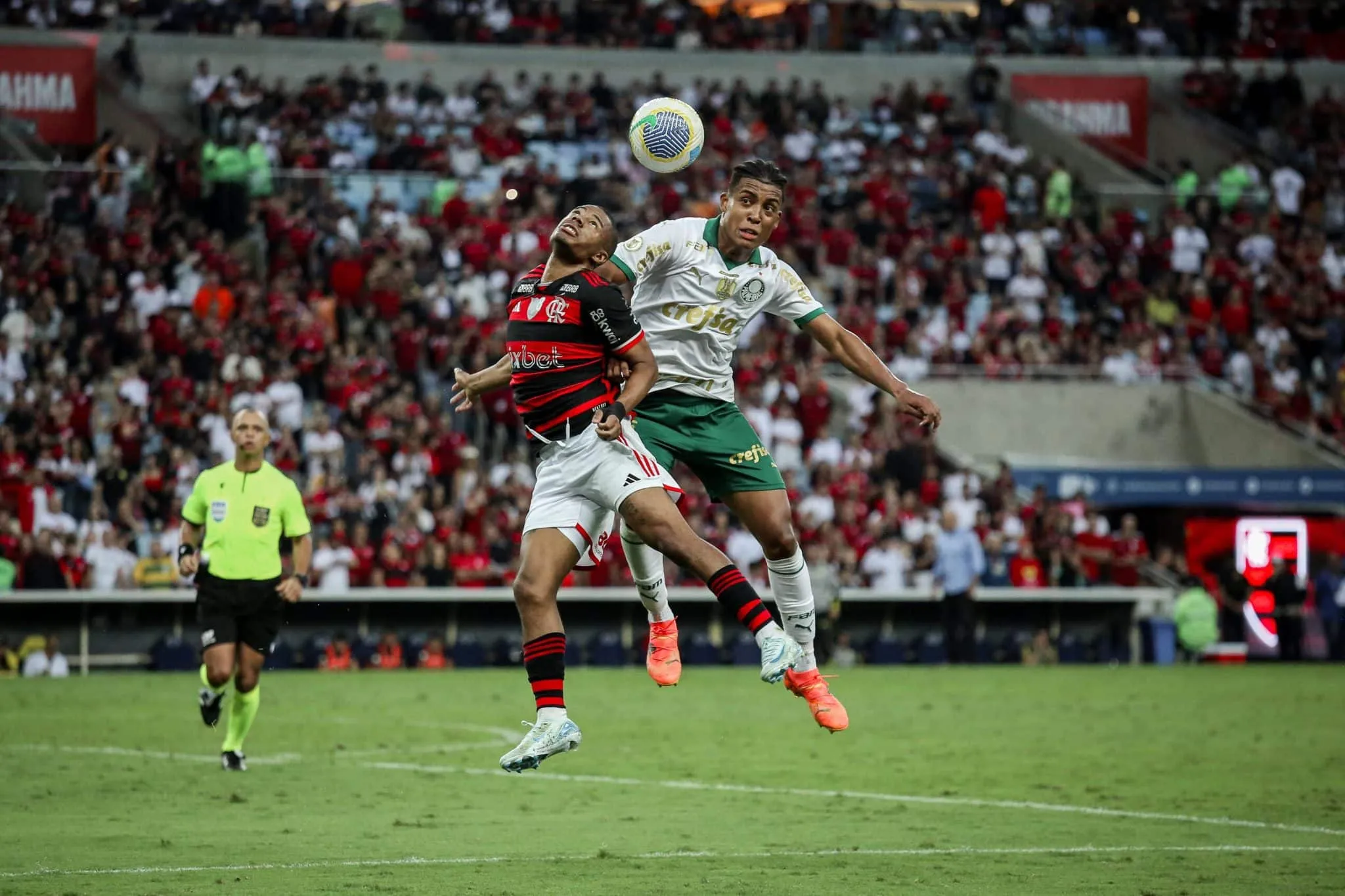 Bola parada &eacute; o maior problema da defesa do Flamengo e impede lideran&ccedil;a do Brasileir&atilde;o