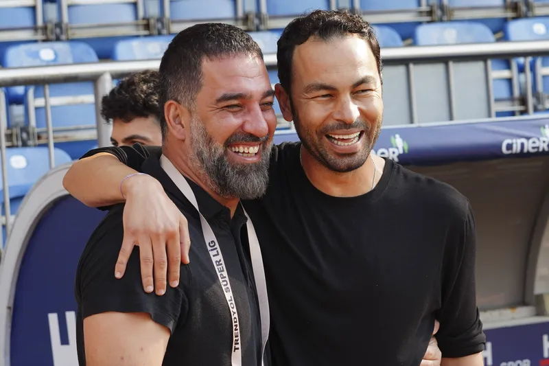 Arda Turan &eacute; a sensa&ccedil;&atilde;o do futebol da Turquia pelo trabalho desenvolvido no Ey&uuml;pspor