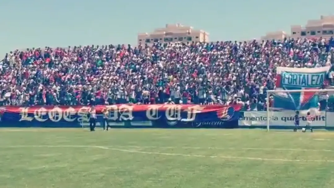[V&iacute;deo] Na v&eacute;spera do jogo do acesso, a torcida lotou o treino para empurrar o Fortaleza