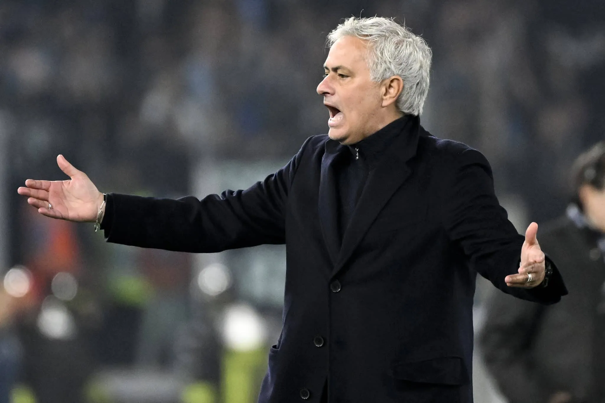 Sem papas na l&iacute;ngua, Mourinho solta indireta ao dono da Roma ap&oacute;s demiss&atilde;o do clube italiano