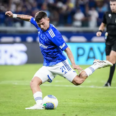 &Aacute;lvaro Barreal vinha em momento de crescente no Cruzeiro, mas se machucou