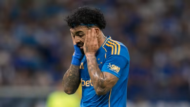 Cruzeiro peca nas defini&ccedil;&otilde;es, trope&ccedil;a no Sport e perde contato com lideran&ccedil;a