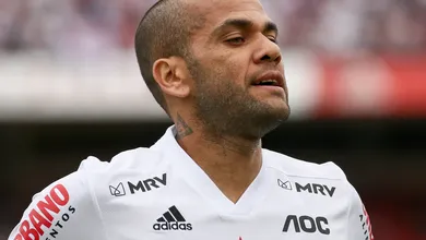 Sa&iacute;da de Daniel Alves da cadeia pode acabar saindo de gra&ccedil;a