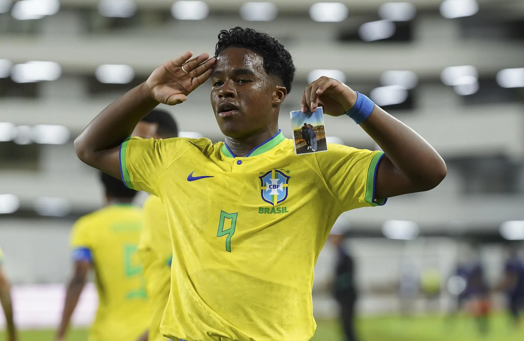 Dupla Endrick e John Kennedy funciona, e Brasil vence a Col&ocirc;mbia ainda sem jogar bem no Pr&eacute;-Ol&iacute;mpico