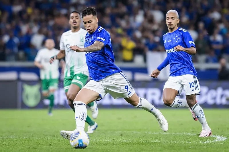 Kaio Jorge finalizando em Cruzeiro x Juventude