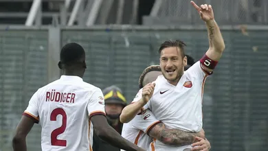 Totti ressurge para salvar o empate da Roma ap&oacute;s derrocada incr&iacute;vel contra Atalanta