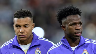 &lsquo;Nunca se deve dar espa&ccedil;o&rsquo;: T&eacute;cnico do Liverpool conta como anulou Mbapp&eacute; e Vini Jr