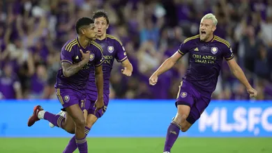 O Orlando City e o Seattle Sounders fizeram o dever de casa e estrearam com vit&oacute;ria nos playoffs da MLS
