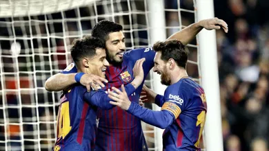 Enquanto Messi destru&iacute;a e Su&aacute;rez fazia tr&ecirc;s, Coutinho marcou seu primeiro gola&ccedil;o pelo Barcelona