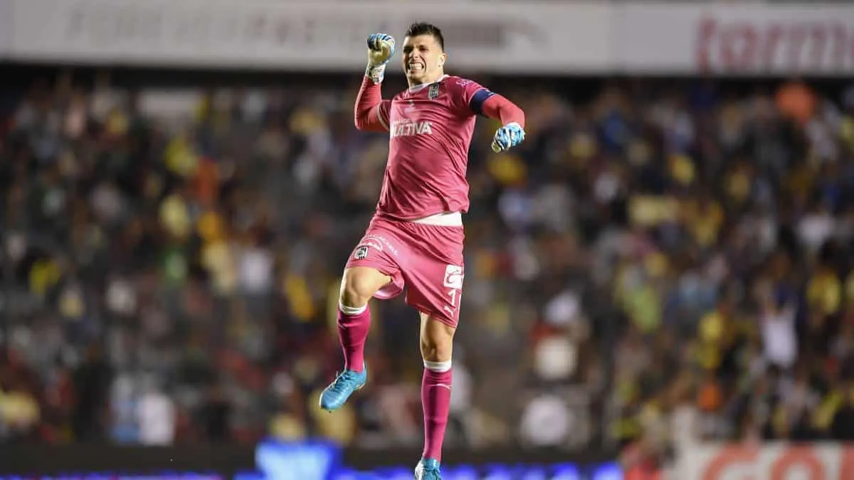&Iacute;dolo absoluto no Quer&eacute;taro, Tiago Volpi se indica pronto para assumir o fardo de expectativas no S&atilde;o Paulo