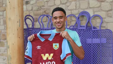 Burnley brilhou em mais um v&iacute;deo de refor&ccedil;o para anunciar garoto do Aston Villa