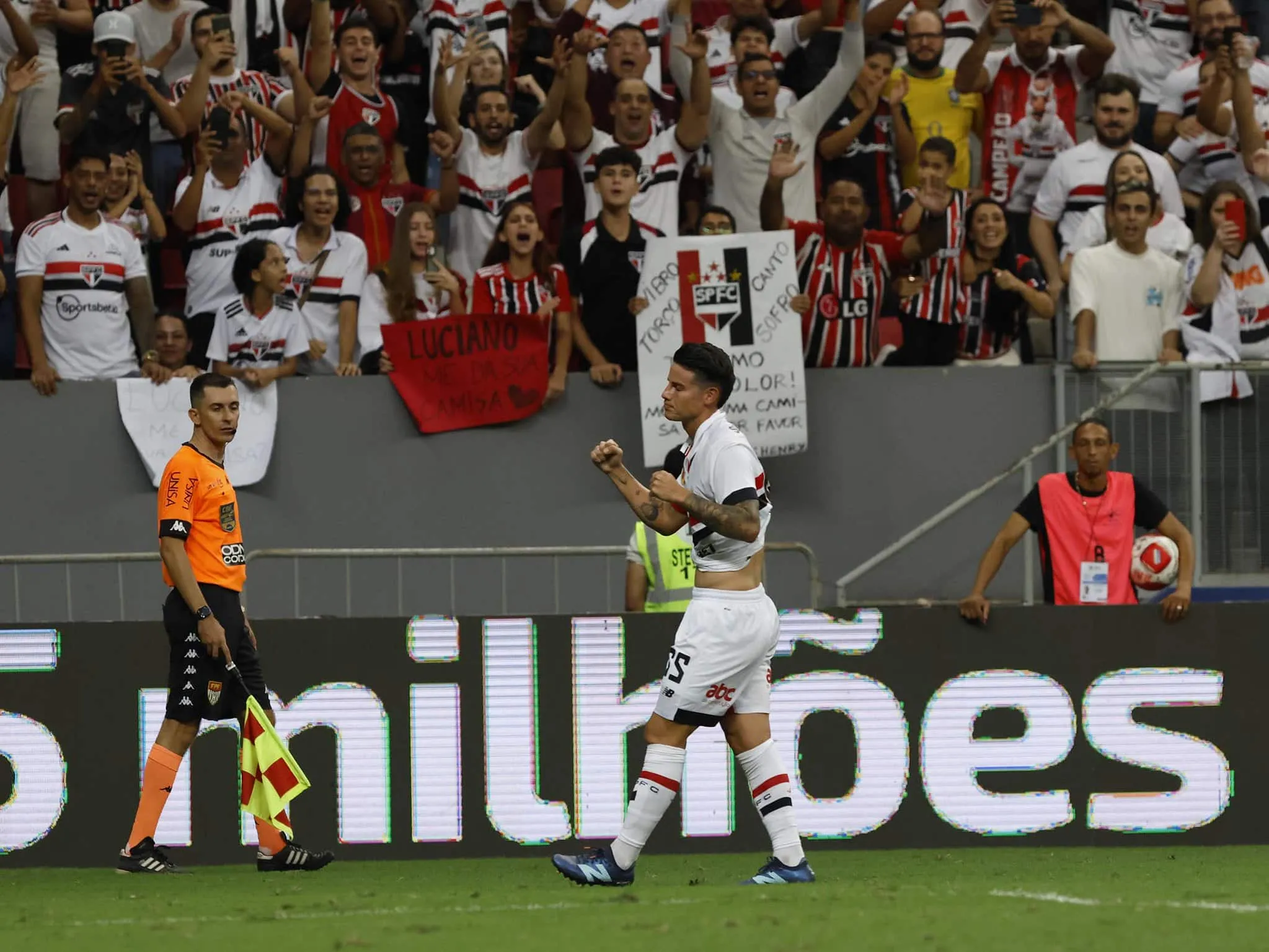 James sela as pazes com gol e assist&ecirc;ncia e mostra em retorno que pode ser o que tanto se espera&nbsp;no&nbsp;S&atilde;o&nbsp;Paulo