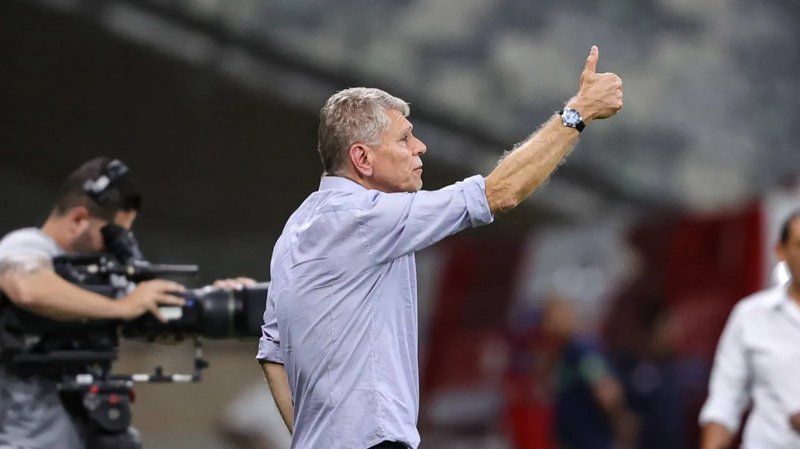 Paulo Autuori usa Gabiru para defender Wesley e diz que usar&aacute; base no Cruzeiro