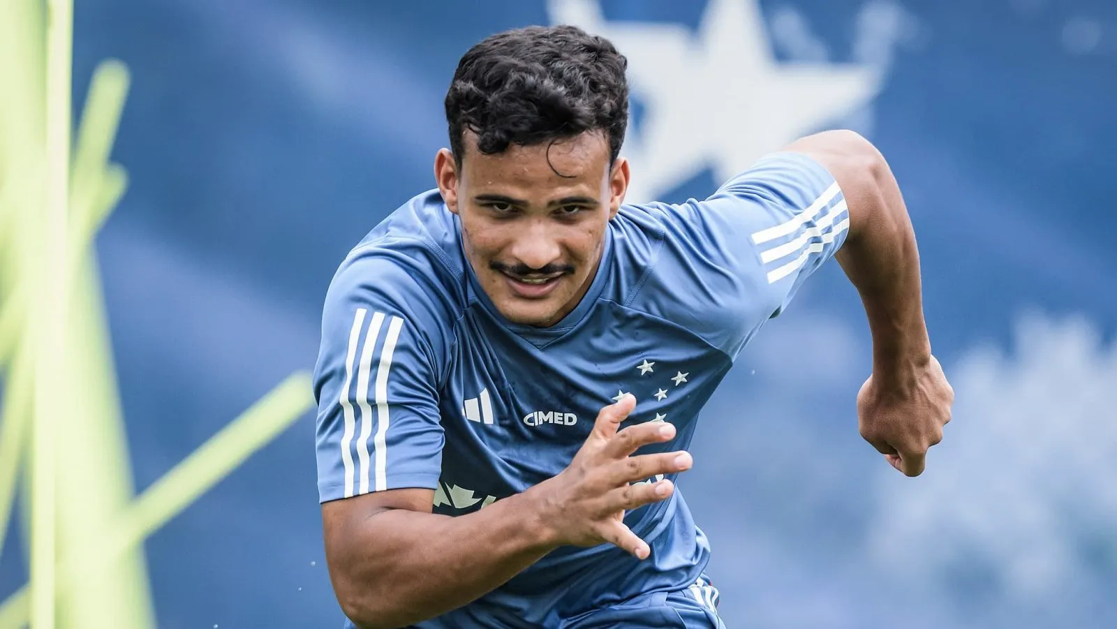 Expuls&atilde;o de Marlon pode ser grande oportunidade para jovem promessa do Cruzeiro