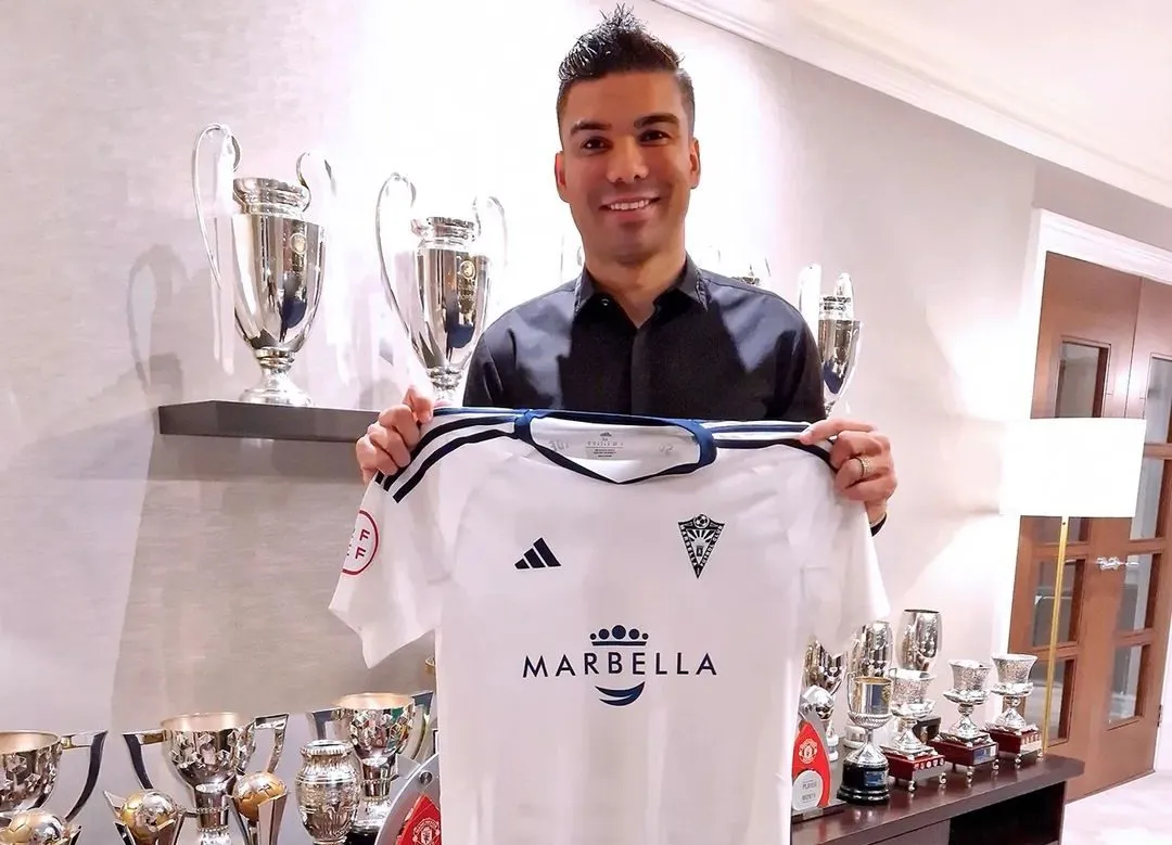 Em baixa no United, Casemiro d&aacute; grande passo para a carreira fora dos gramados
