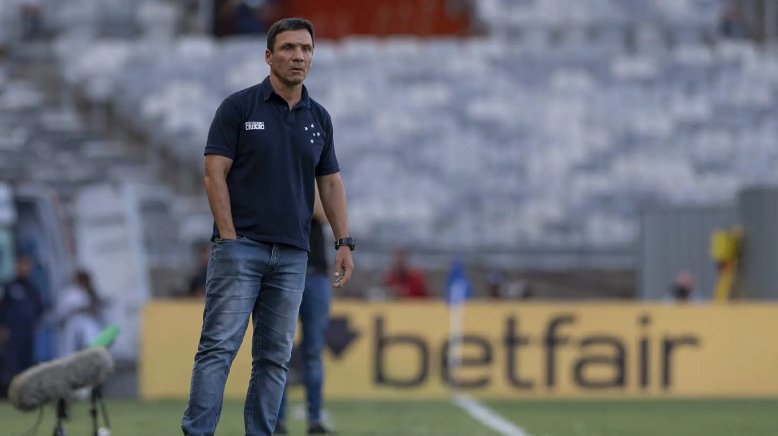 Z&eacute; Ricardo vai contra pr&oacute;pria promessa e gera desgaste no Cruzeiro