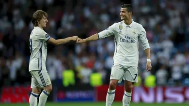Modric nega problema com Ronaldo e revela que atacante ligou para ele ap&oacute;s pr&ecirc;mio da Uefa