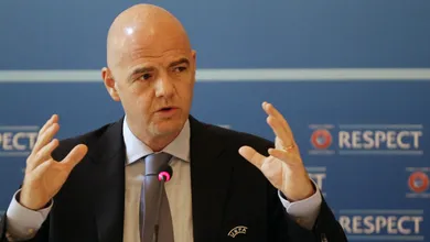Copa com 40 sele&ccedil;&otilde;es e espalhada em um continente &eacute; a ideia de Infantino para Fifa