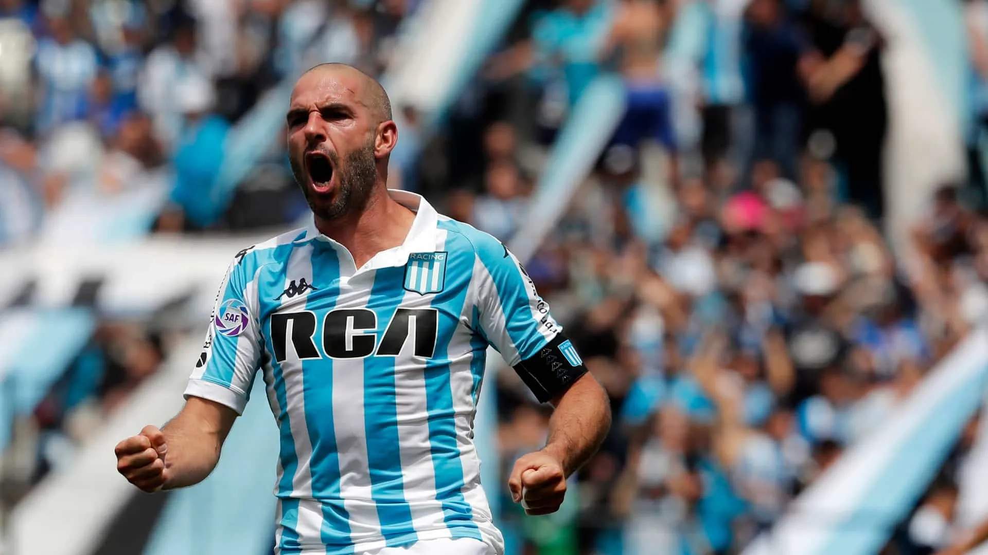 Lisandro L&oacute;pez, capit&atilde;o, &iacute;dolo e artilheiro do Racing: &ldquo;Que este t&iacute;tulo seja o primeiro de muitos&rdquo;