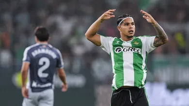 Gol contra inexplic&aacute;vel ajuda Betis a vencer e aumentar crise da Real Sociedad