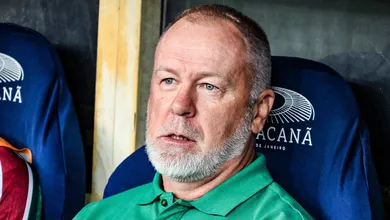 Fluminense de Mano Menezes tem n&uacute;meros que n&atilde;o condizem com briga pelo rebaixamento