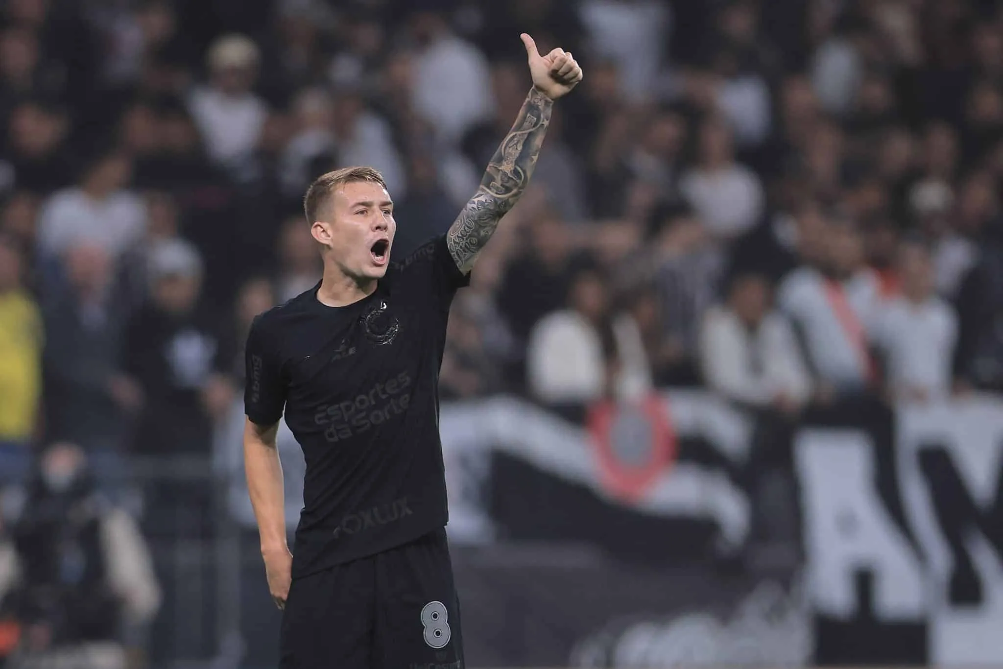 Entenda como Charles &lsquo;furou fila&rsquo; e ganhou espa&ccedil;o de garotos no Corinthians