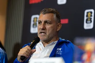 Vieri: &lsquo;O Milan finalmente encontrou um grande atacante ap&oacute;s anos&rsquo;