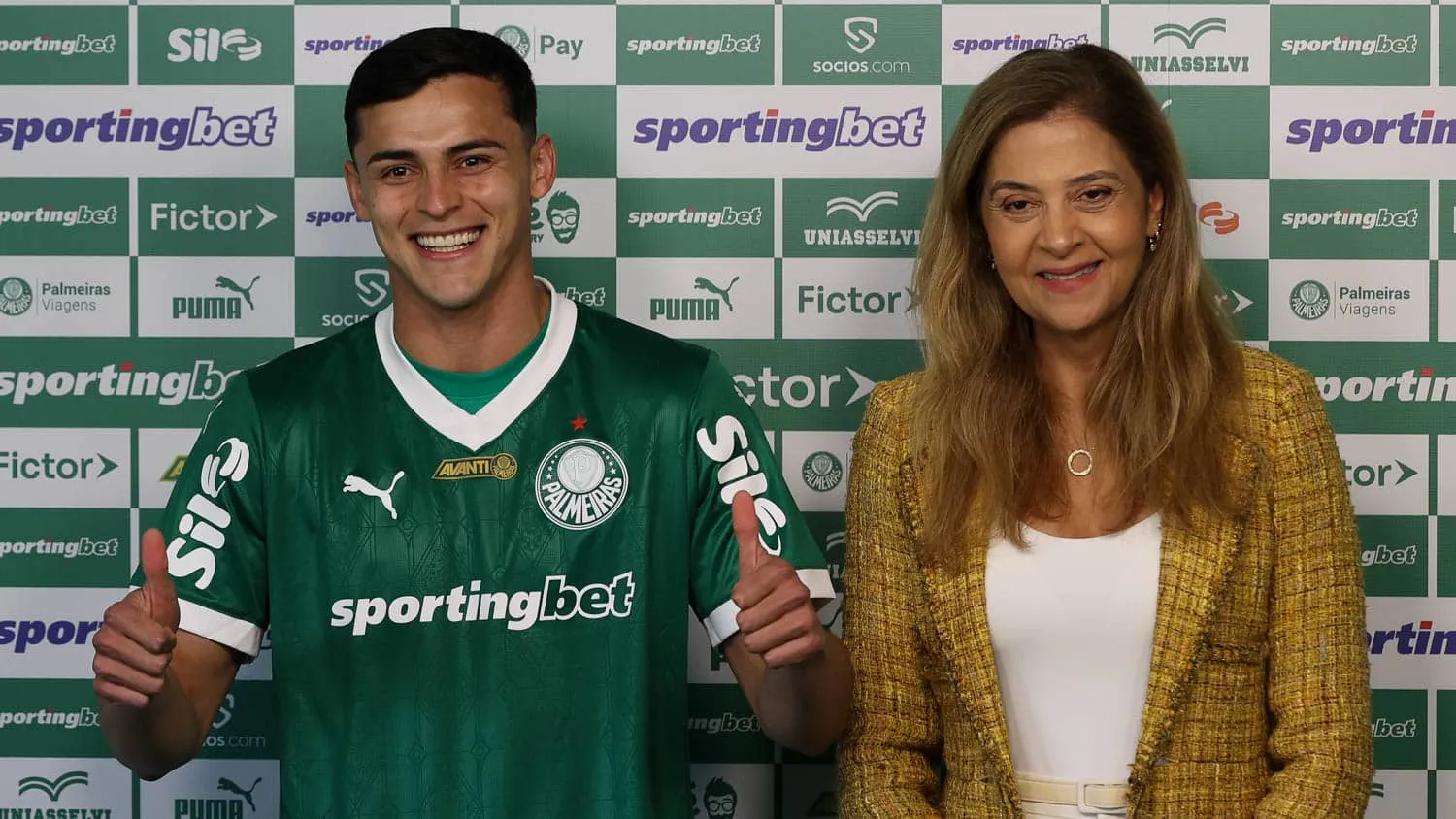 Ram&oacute;n Sosa e a presidente do Palmeiras Leila Pereira (Foto: Cesar Greco/ Palmeiras/ by Canon)