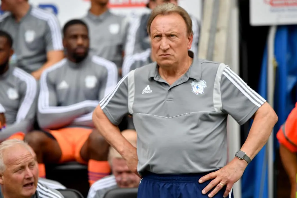 O veterano Neil Warnock quebrou um recorde hist&oacute;rico: o treinador com mais jogos no futebol profissional da Inglaterra