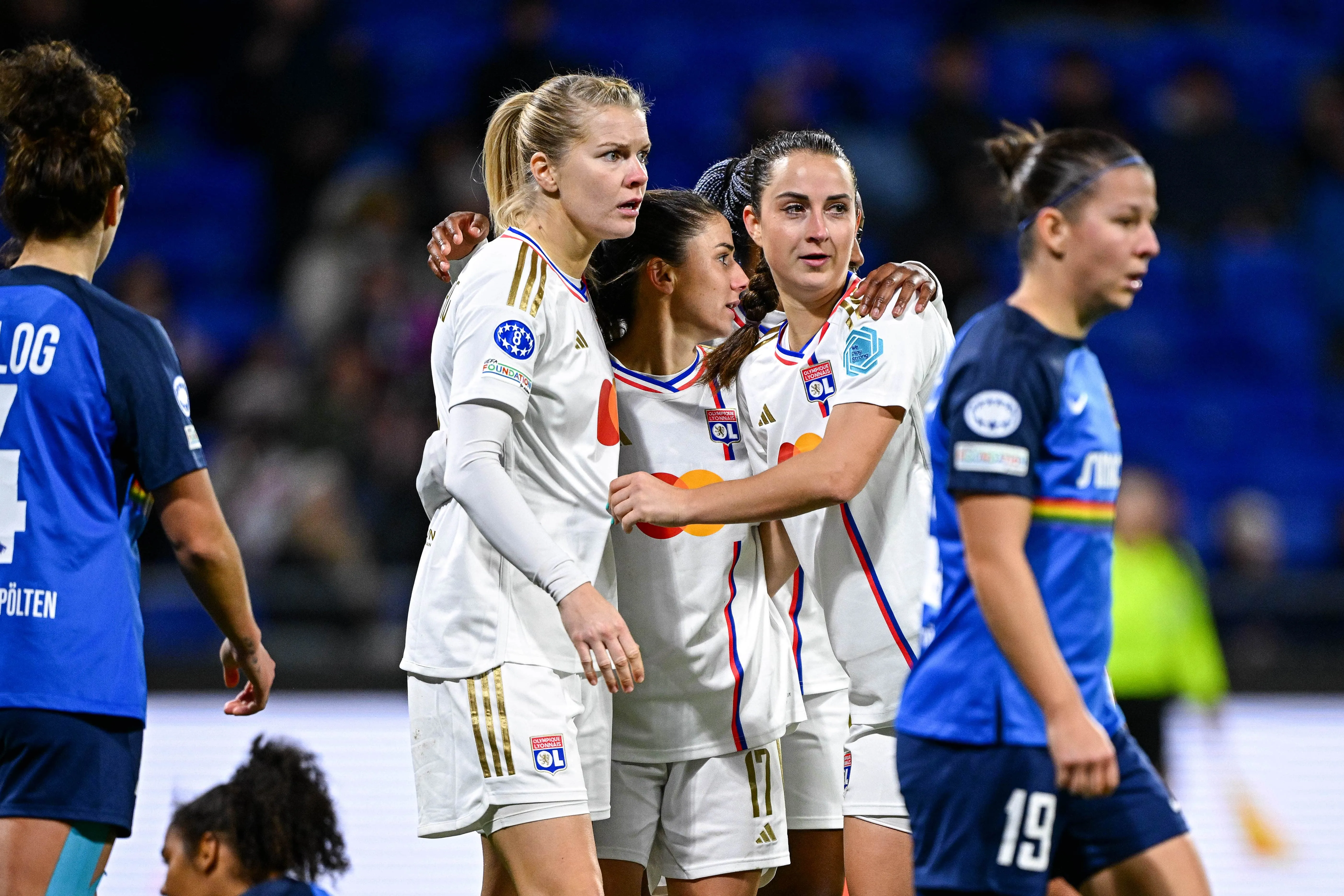 Lyon, a m&aacute;quina de vencer do futebol feminino, venceu de novo na Champions e encaminhou vaga